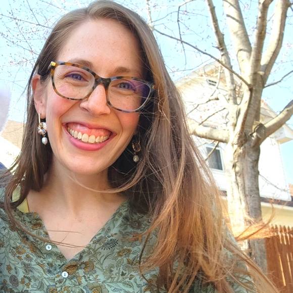 Meet your Posher, Emily - Picture 1 of 1